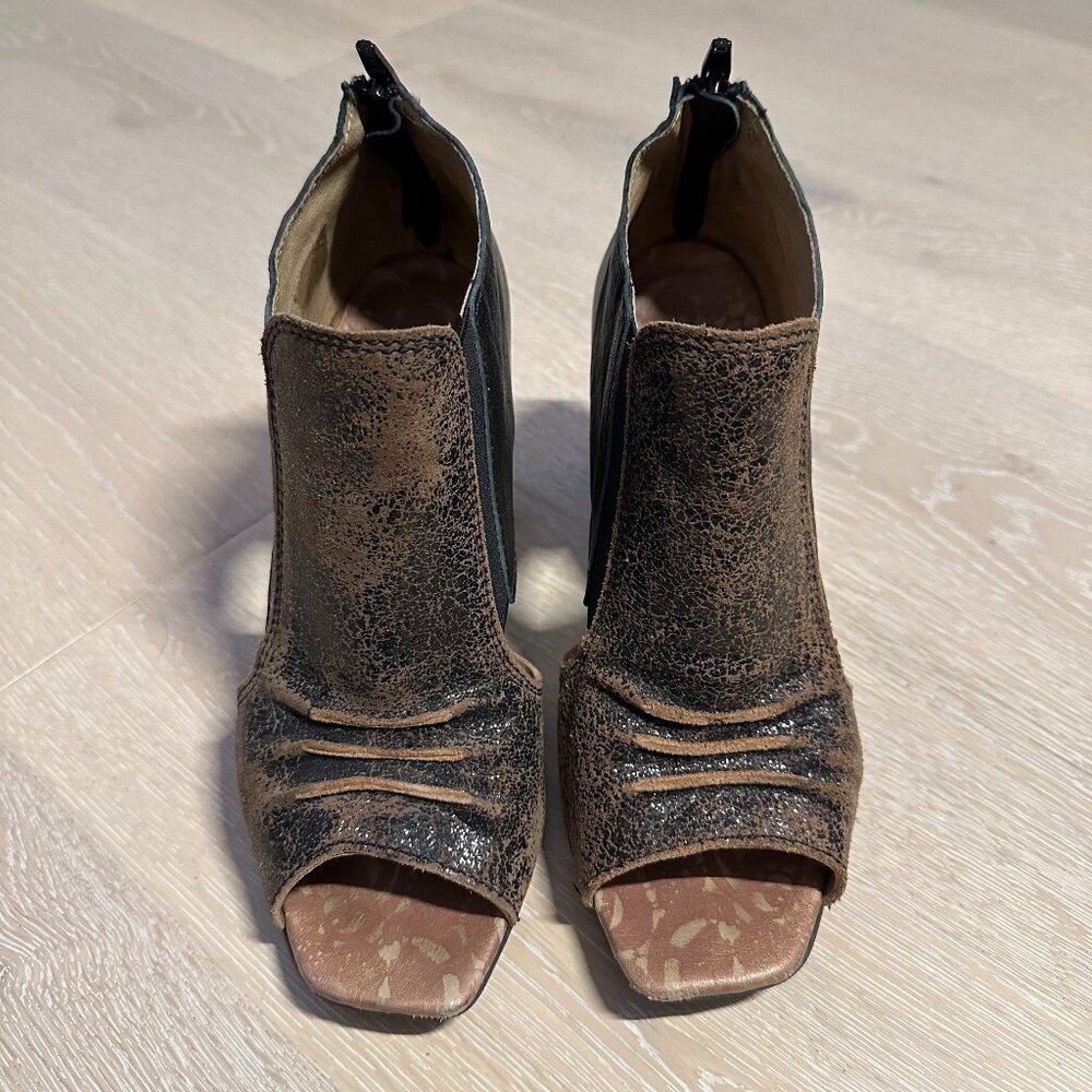 Dkode Brown Open Toe Heeled Pump